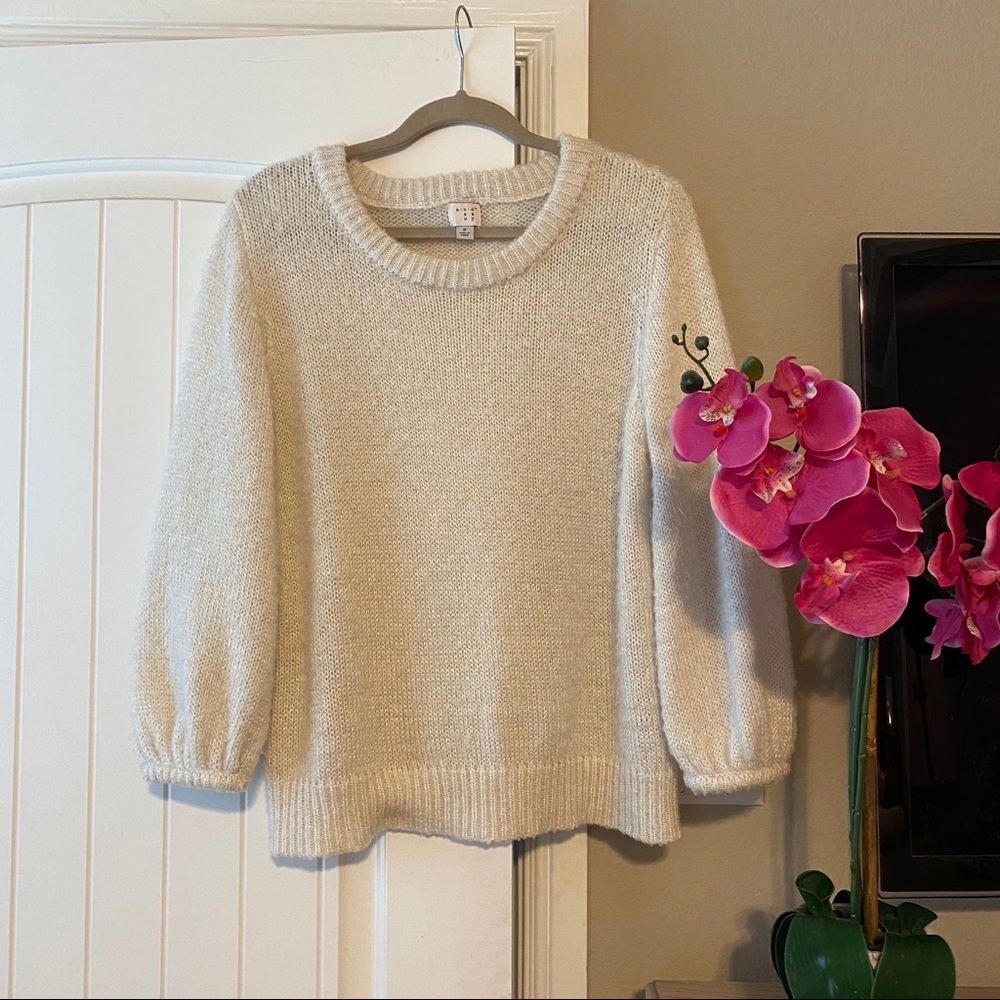 Off white sweater 💕